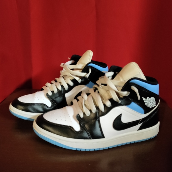 NIKE AIR JORDAN 1 RETRO MID SE WMNS UNIVERSITY BLUE WHITE - Picture 2 of 6